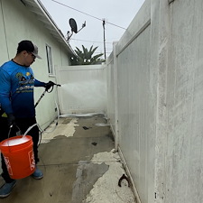 Vinyl-Fence-Cleaning-in-Gardena-CA 1